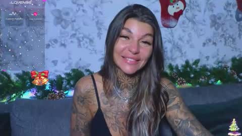 Snapshot of perfecttbaby77n chatting on December 21, 2024, 2:15 pm Anna online show from December 21, 2024, 2:15 pm