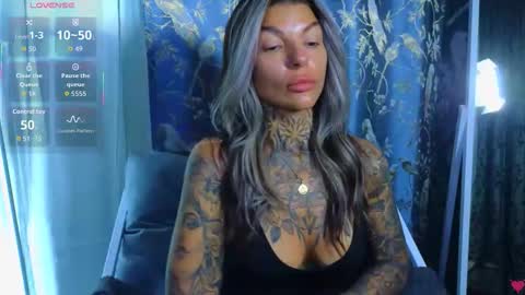 Snapshot of perfecttbaby77n chatting on October 28, 2025, 7:23 am Anna online show from October 28, 2025, 7:23 am