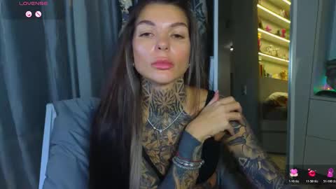 Snapshot of perfecttbaby77n chatting on January 17, 2026, 9:36 am Anna online show from January 17, 2026, 9:36 am