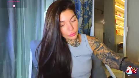 Snapshot of perfecttbaby77n chatting on February 24, 2026, 11:52 am Anna online show from February 24, 2026, 11:52 am