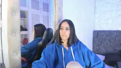 perla dl online show from February 3, 2026, 2:53 am