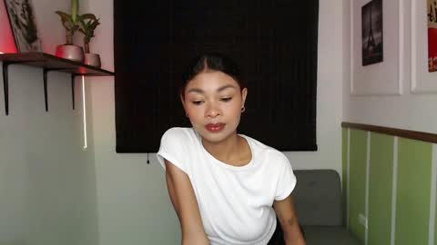 Perla online show from November 8, 2025, 7:23 pm