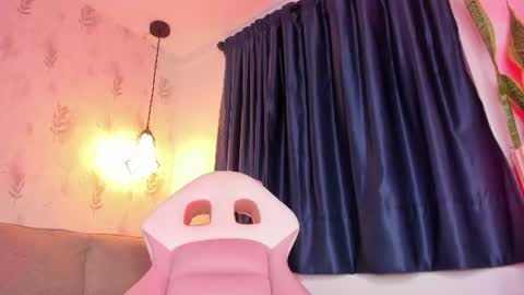 Perla online show from July 19, 2026, 12:47 am