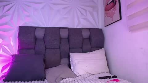  PERLA online show from April 22, 2026, 6:42 pm