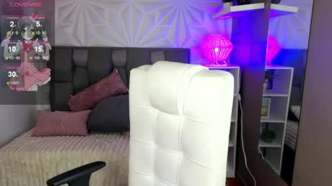 Snapshot of perlaa_moon_ chatting on June 9, 2026, 3:56 pm PERLA online show from June 9, 2026, 3:56 pm