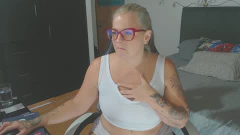 Snapshot of perlagoloza05 chatting on February 18, 2025, 1:10 am goloza online show from February 18, 2025, 1:10 am