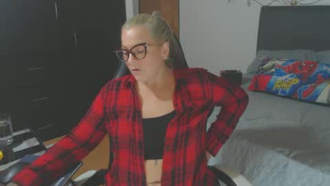 Snapshot of perlagoloza05 chatting on February 20, 2025, 4:18 am goloza online show from February 20, 2025, 4:18 am