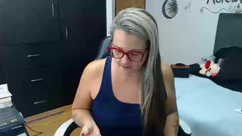 Snapshot of perlagoloza05 chatting on October 16, 2025, 2:23 am goloza online show from October 16, 2025, 2:23 am