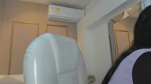 PerlaPreciosa online show from February 6, 2026, 4:06 am