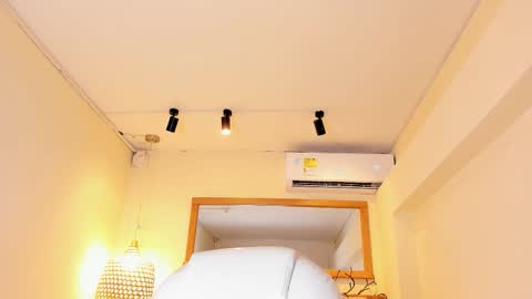 PerlaPreciosa online show from March 4, 2026, 4:07 am