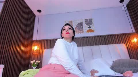Snapshot of perlapreciosa chatting on June 17, 2026, 4:04 am PerlaPreciosa online show from June 17, 2026, 4:04 am