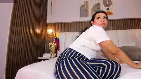 Snapshot of perlapreciosa chatting on July 7, 2026, 4:04 am PerlaPreciosa online show from July 7, 2026, 4:04 am