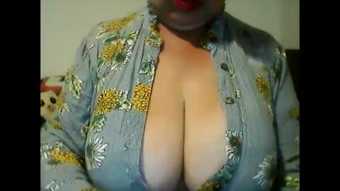 Snapshot of perlita070822 chatting on December 31, 2024, 4:49 am perlita070822 online show from December 31, 2024, 4:49 am
