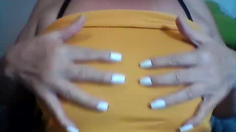 Snapshot of perlita070822 chatting on June 13, 2026, 5:05 am perlita070822 online show from June 13, 2026, 5:05 am