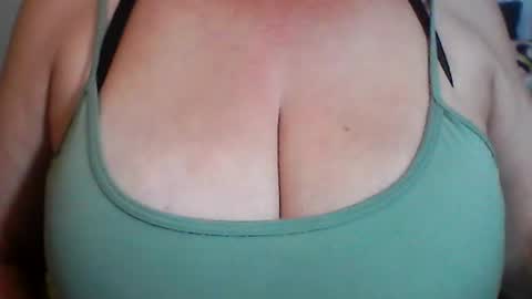perlita070822 online show from July 21, 2026, 3:20 am