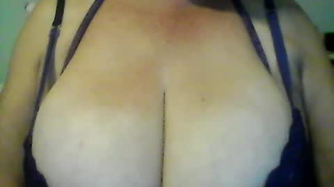 perlita070822 online show from July 22, 2026, 1:41 am