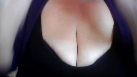 perlita070822 online show from August 1, 2026, 3:06 am