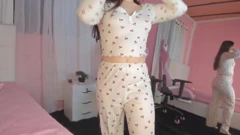 Marie online show from November 21, 2025, 9:30 am