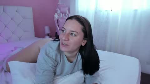 Snapshot of persefone_saira chatting on June 15, 2026, 11:01 am Marie online show from June 15, 2026, 11:01 am