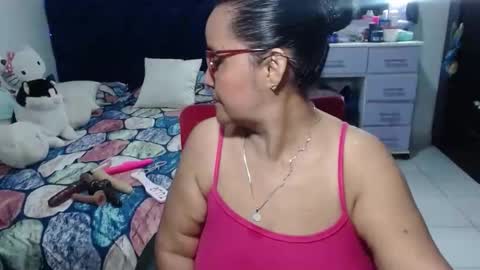 Snapshot of pervert_mommy_x chatting on May 6, 2026, 10:09 am SAMY online show from May 6, 2026, 10:09 am