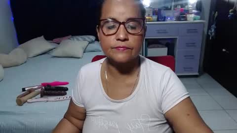 Snapshot of pervert_mommy_x chatting on May 14, 2026, 11:50 am SAMY online show from May 14, 2026, 11:50 am