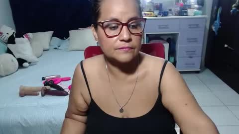 Snapshot of pervert_mommy_x chatting on May 15, 2026, 10:33 am SAMY online show from May 15, 2026, 10:33 am