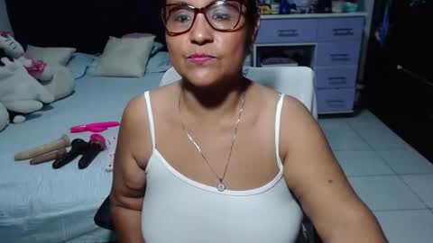 Snapshot of pervert_mommy_x chatting on May 16, 2026, 10:01 am SAMY online show from May 16, 2026, 10:01 am