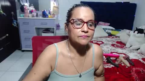 Snapshot of pervert_mommy_x chatting on May 26, 2026, 10:33 am SAMY online show from May 26, 2026, 10:33 am