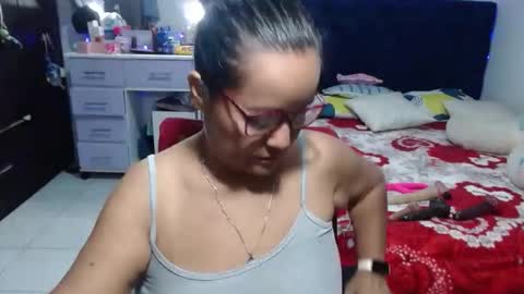 Snapshot of pervert_mommy_x chatting on May 27, 2026, 10:56 am SAMY online show from May 27, 2026, 10:56 am