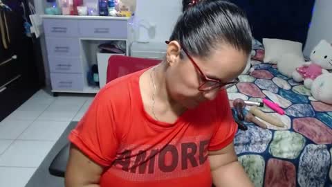 Snapshot of pervert_mommy_x chatting on June 6, 2026, 10:42 am SAMY online show from June 6, 2026, 10:42 am