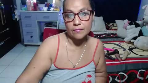 Snapshot of pervert_mommy_x chatting on June 7, 2026, 1:04 pm SAMY online show from June 7, 2026, 1:04 pm