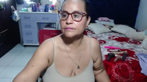 Snapshot of pervert_mommy_x chatting on June 13, 2026, 10:46 am SAMY online show from June 13, 2026, 10:46 am