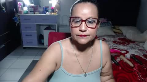 Snapshot of pervert_mommy_x chatting on June 15, 2026, 9:44 am SAMY online show from June 15, 2026, 9:44 am