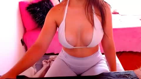 Snapshot of perverthotgirl chatting on January 31, 2025, 8:33 pm linda online show from January 31, 2025, 8:33 pm