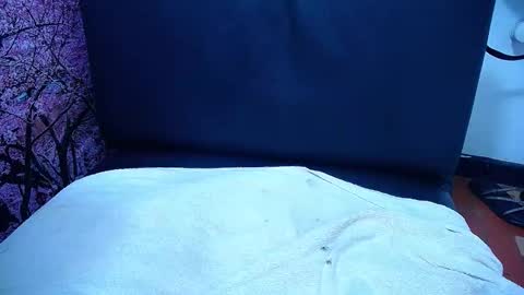  Linda  online show from November 28, 2025, 4:42 pm