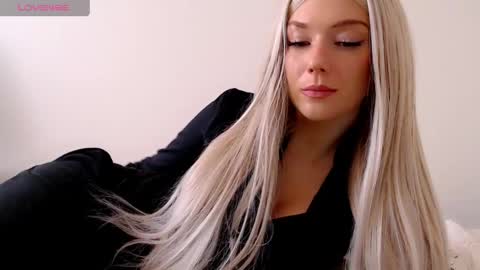 Isabella online show from March 23, 2026, 9:24 am