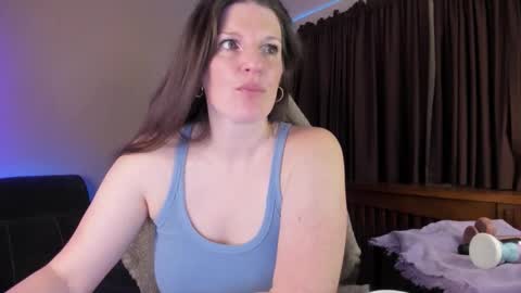 Kelly online show from December 5, 2025, 12:03 pm