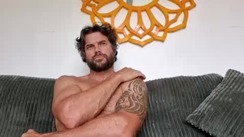 Snapshot of pete_le_meat chatting on June 15, 2026, 3:14 pm pete_le_meat online show from June 15, 2026, 3:14 pm