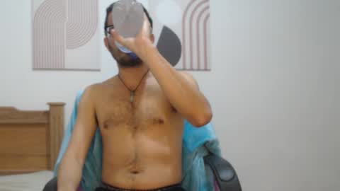 Snapshot of peter_x_annaud chatting on November 23, 2025, 12:49 pm FELIPE online show from November 23, 2025, 12:49 pm