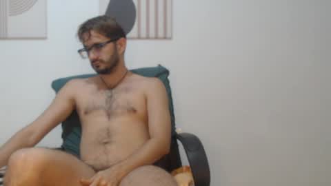 Snapshot of peter_x_annaud chatting on May 23, 2026, 11:03 am FELIPE online show from May 23, 2026, 11:03 am