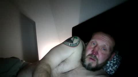 Snapshot of peterpeters443 chatting on April 22, 2026, 5:25 pm jelle online show from April 22, 2026, 5:25 pm