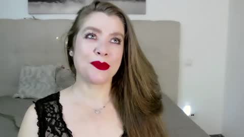 Snapshot of petersemily chatting on January 12, 2025, 6:05 pm Peters Emily online show from January 12, 2025, 6:05 pm