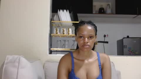 petite_beroh online show from April 28, 2026, 7:35 am