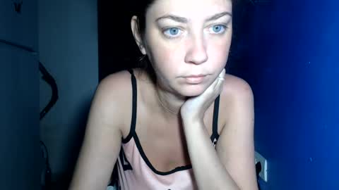 Snapshot of petite_danielle chatting on July 30, 2026, 12:20 am petite_danielle online show from July 30, 2026, 12:20 am