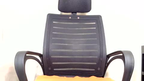 Snapshot of petite_freakette chatting on May 22, 2026, 7:59 am Moon online show from May 22, 2026, 7:59 am