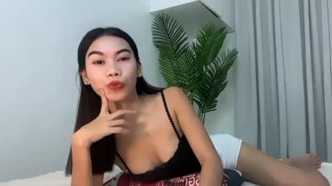petite_kaye online show from June 23, 2026, 4:10 am