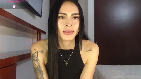 Snapshot of petite_linda chatting on March 13, 2026, 2:29 am Linda online show from March 13, 2026, 2:29 am