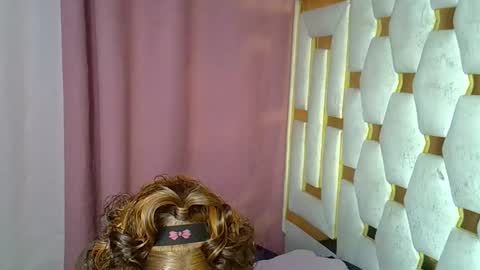 Snapshot of petite_lunar chatting on January 11, 2026, 1:10 am Lunar online show from January 11, 2026, 1:10 am