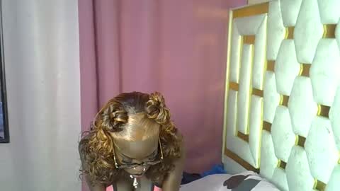 Snapshot of petite_lunar chatting on January 14, 2026, 10:03 pm Lunar online show from January 14, 2026, 10:03 pm