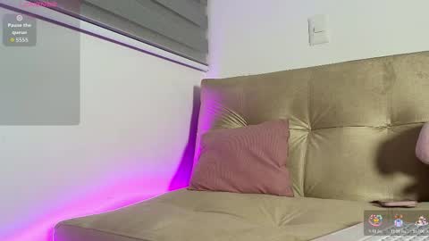 Snapshot of petite_marie_ chatting on March 8, 2026, 3:10 am petite_marie_ online show from March 8, 2026, 3:10 am